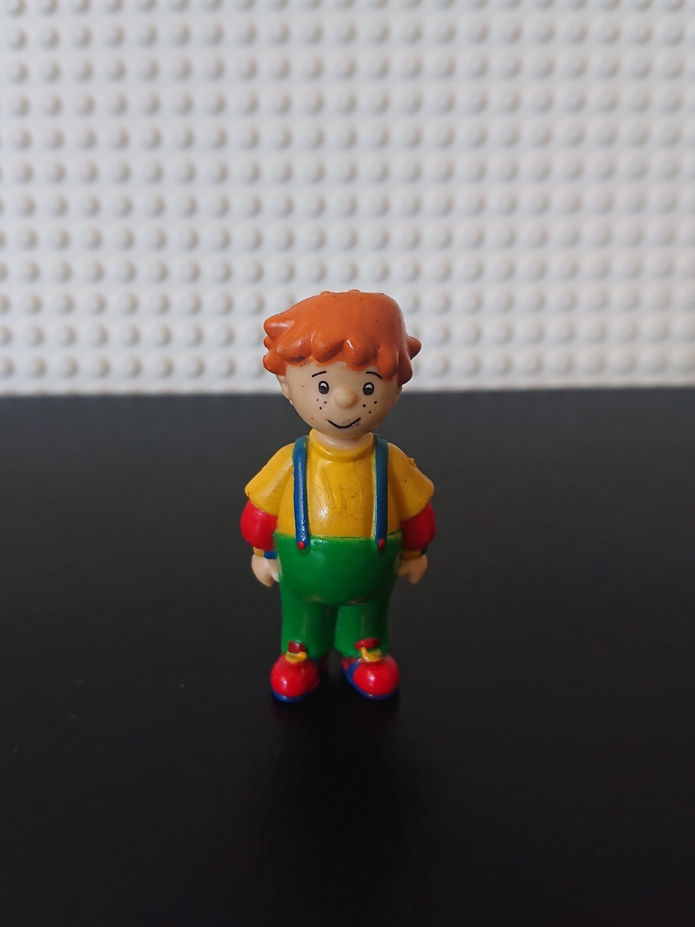 Caillou PBS - Friend Leo (Green Pants, Yellow Shirt) 2" PVC Figure - China